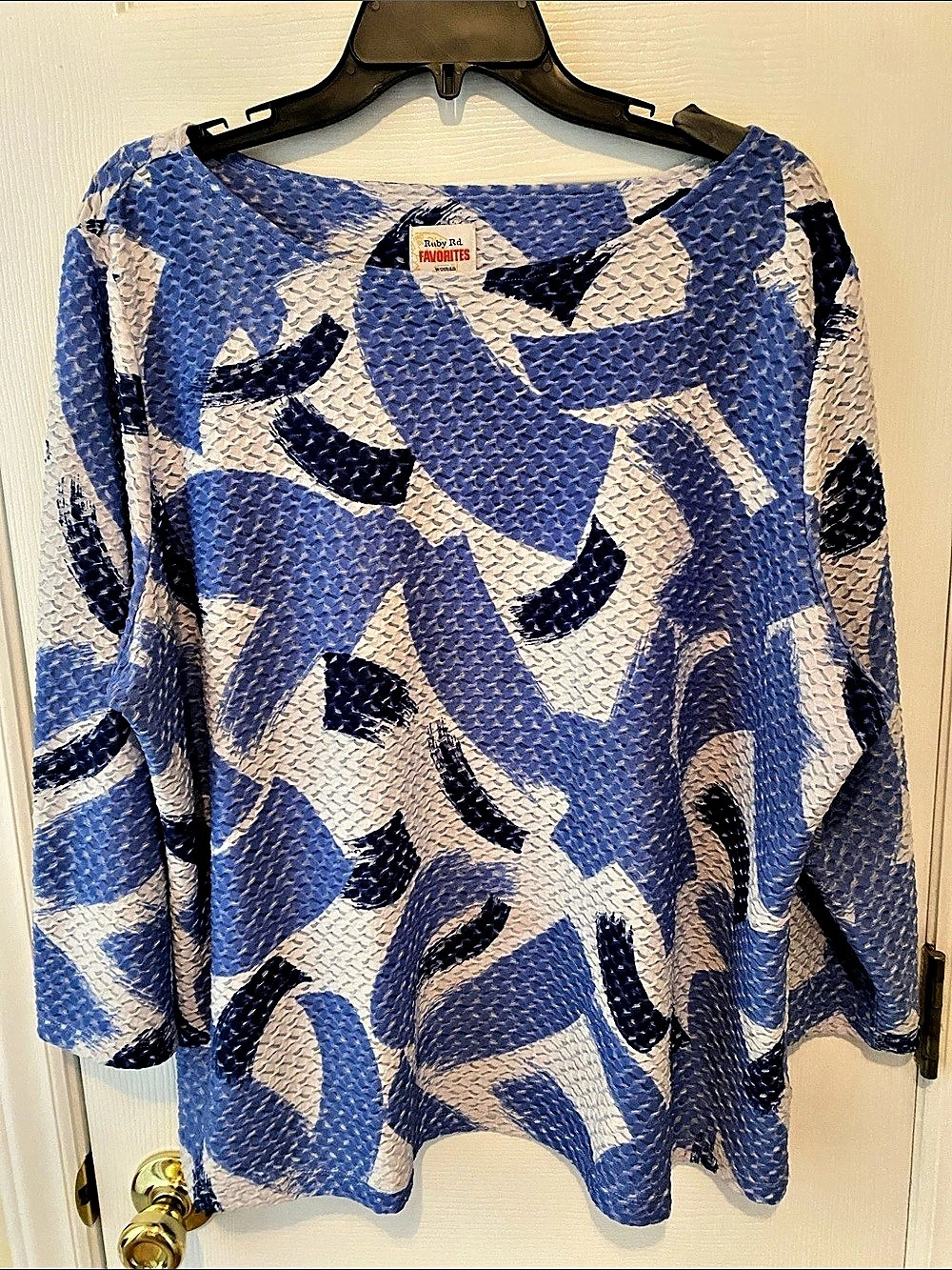 Ruby Rd. Favorites. Abstract Print Long Sleeve Tunic in Blue & White Like New